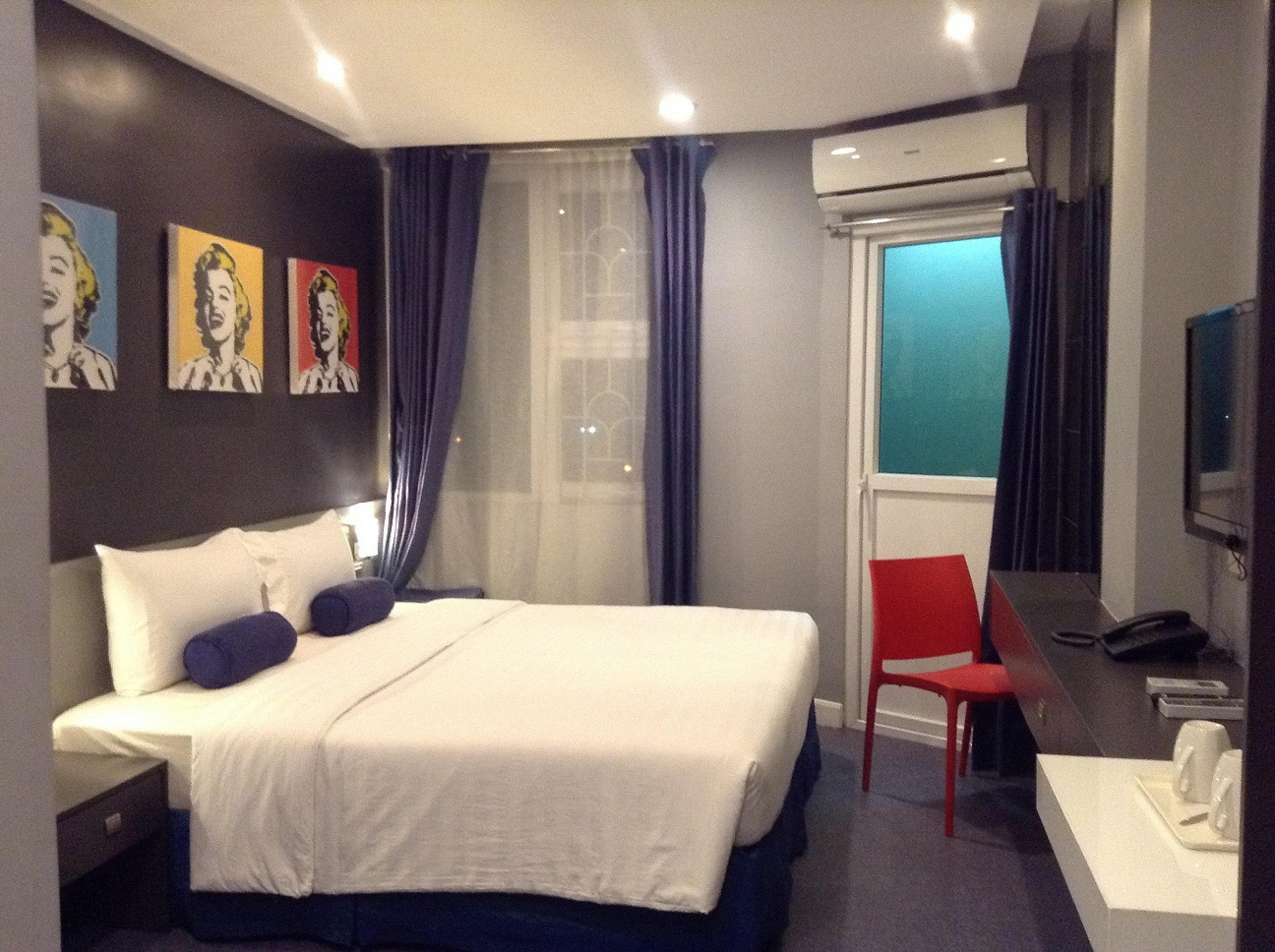 Li Nakpil Hotel Manila Bagian luar foto