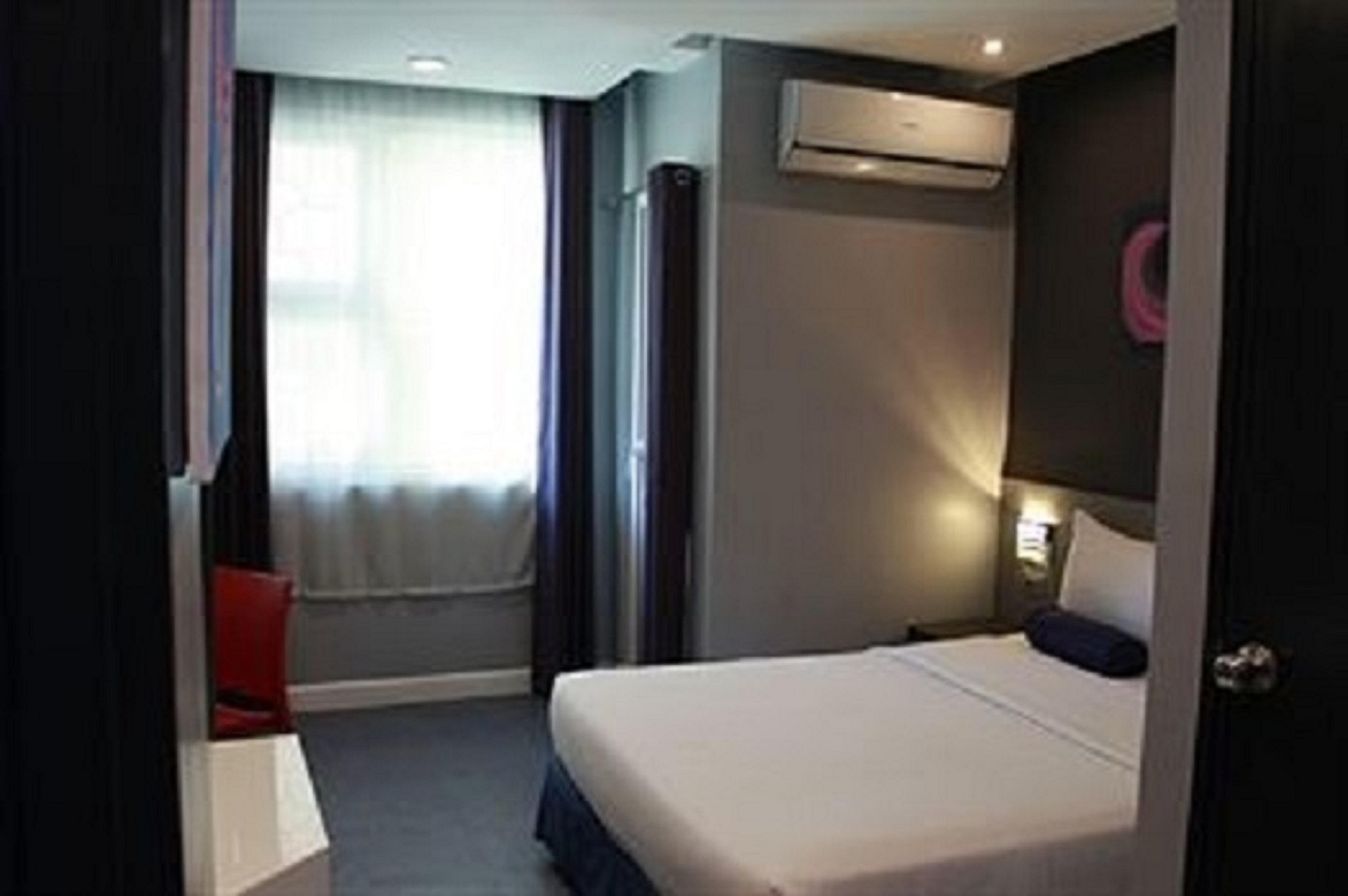 Li Nakpil Hotel Manila Bagian luar foto