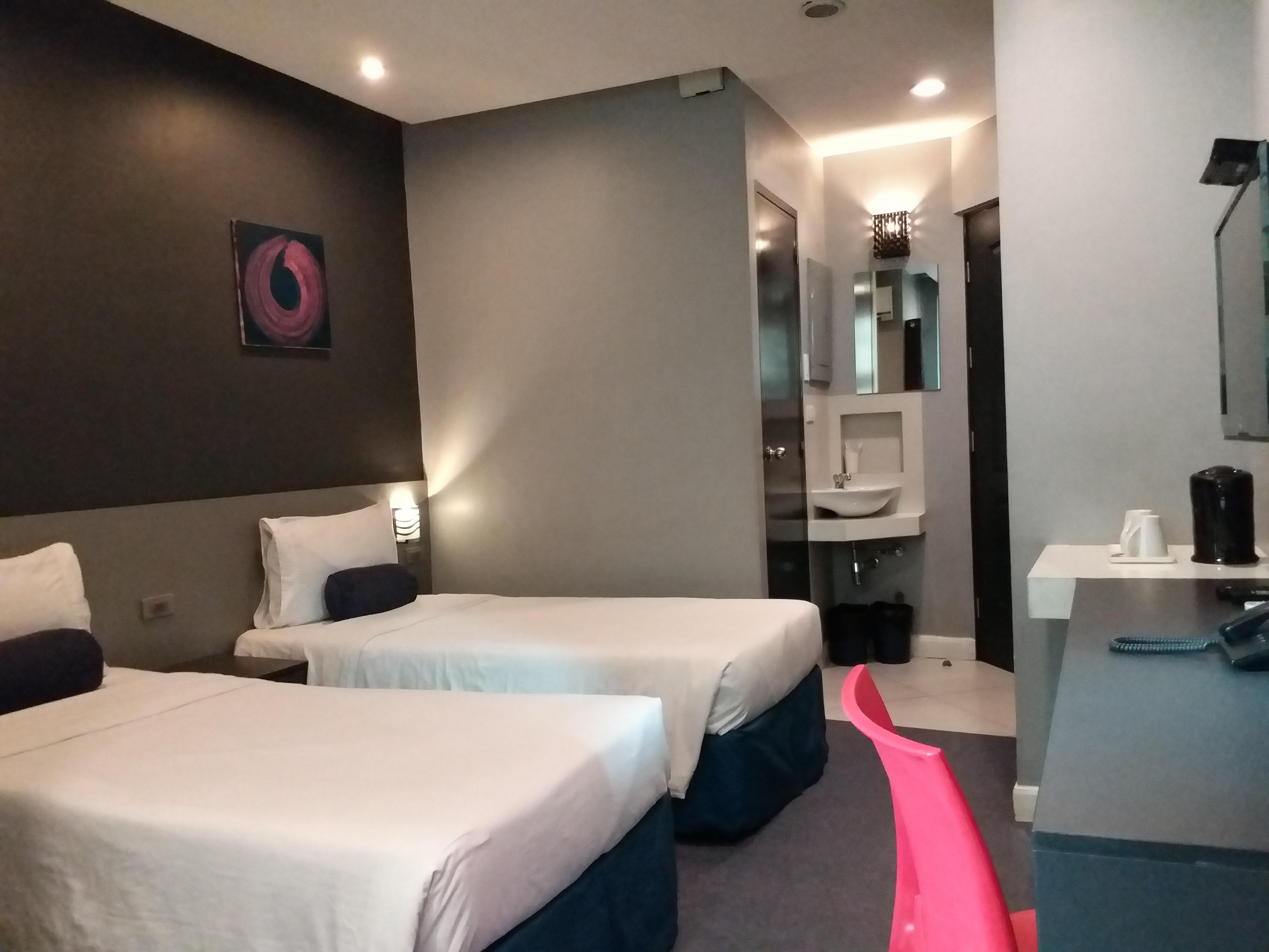 Li Nakpil Hotel Manila Bagian luar foto