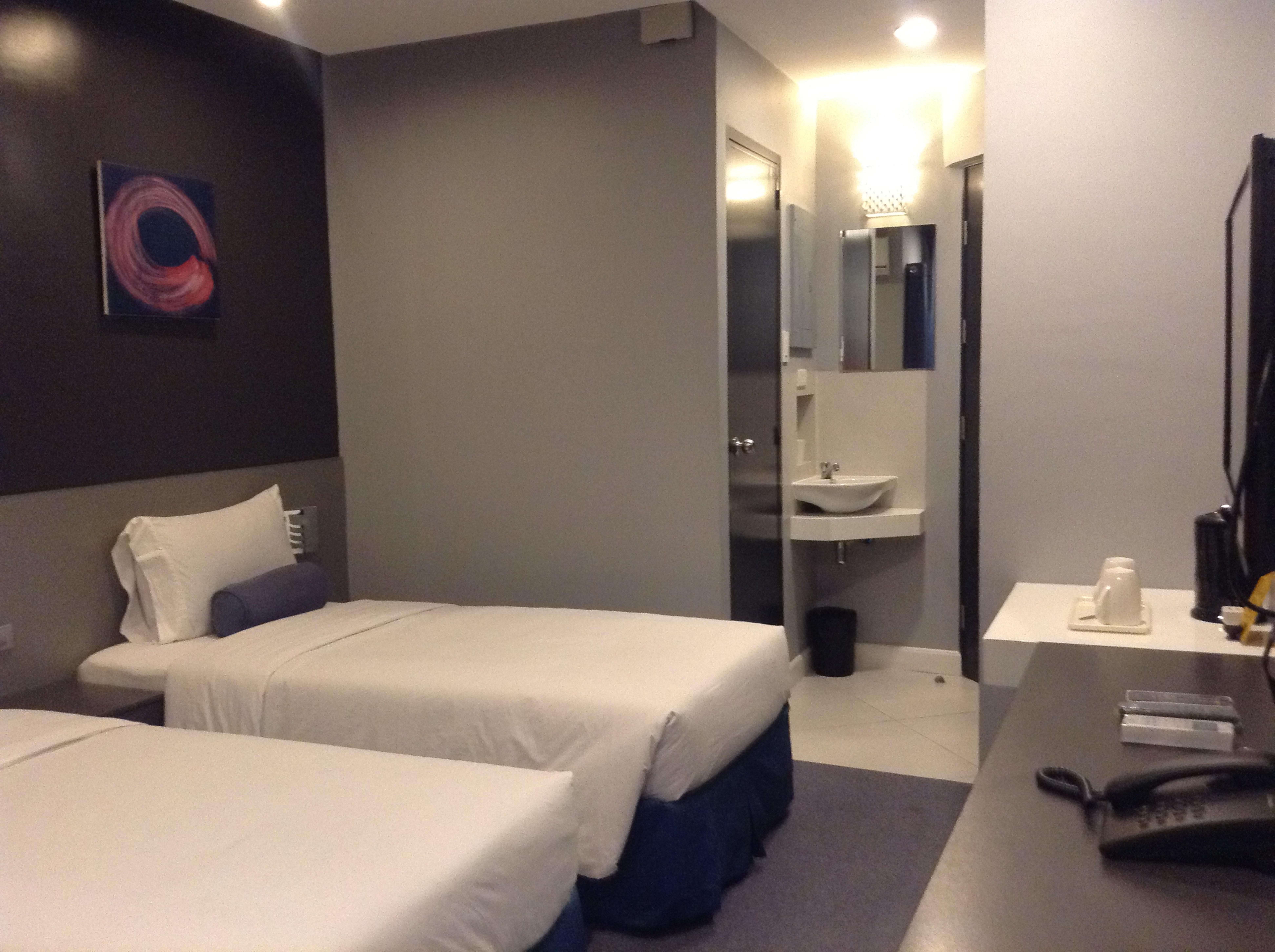 Li Nakpil Hotel Manila Bagian luar foto