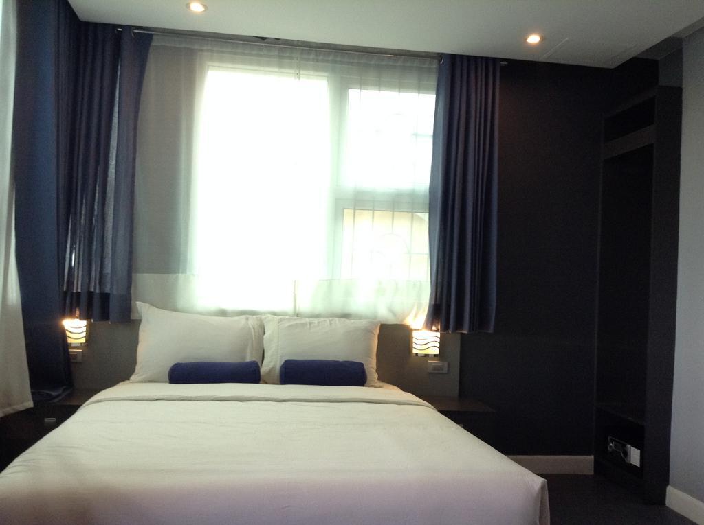 Li Nakpil Hotel Manila Bagian luar foto
