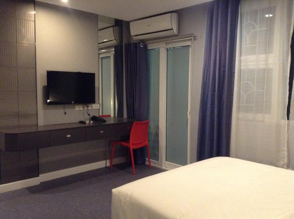 Li Nakpil Hotel Manila Bagian luar foto