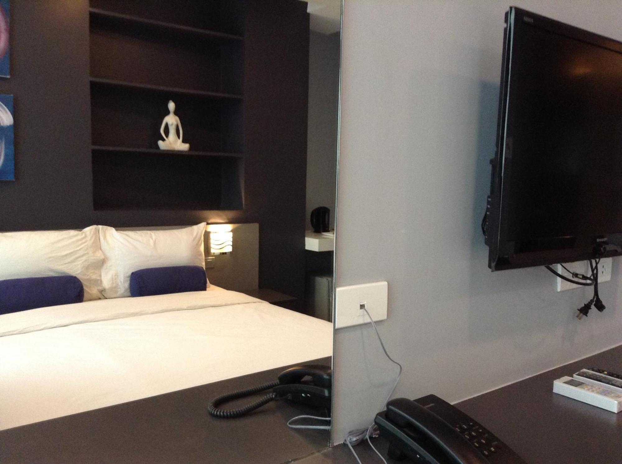Li Nakpil Hotel Manila Bagian luar foto
