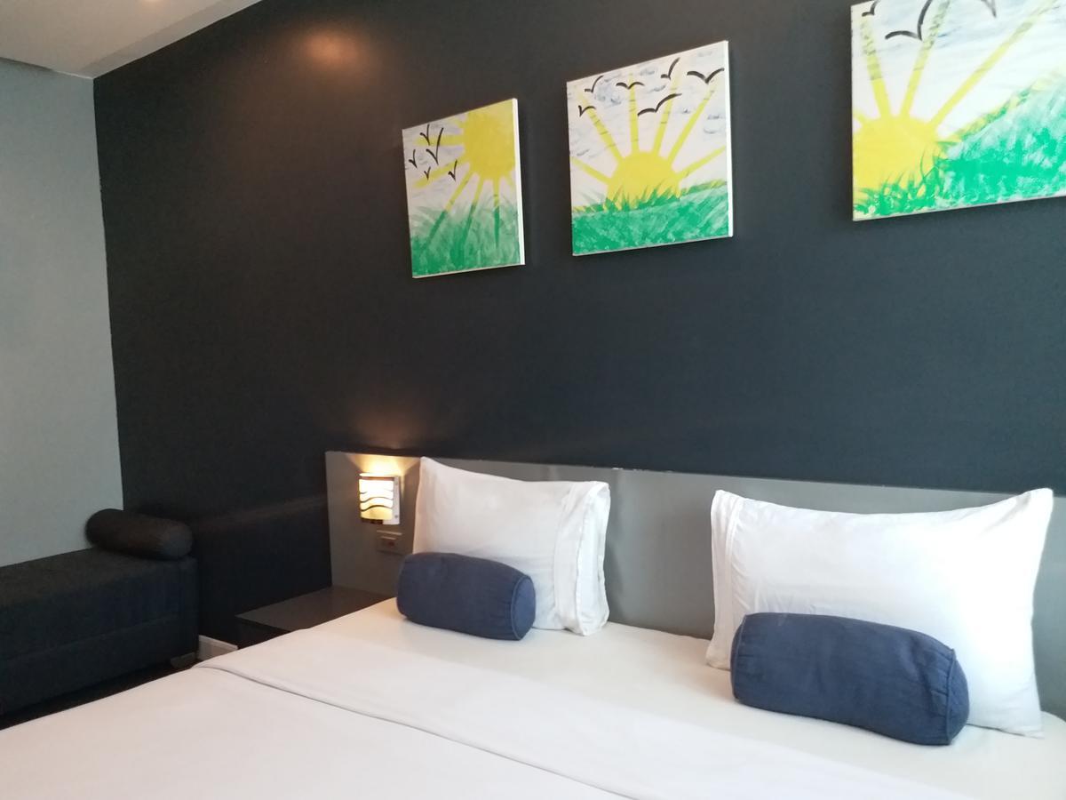 Li Nakpil Hotel Manila Bagian luar foto