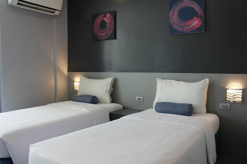 Li Nakpil Hotel Manila Bagian luar foto